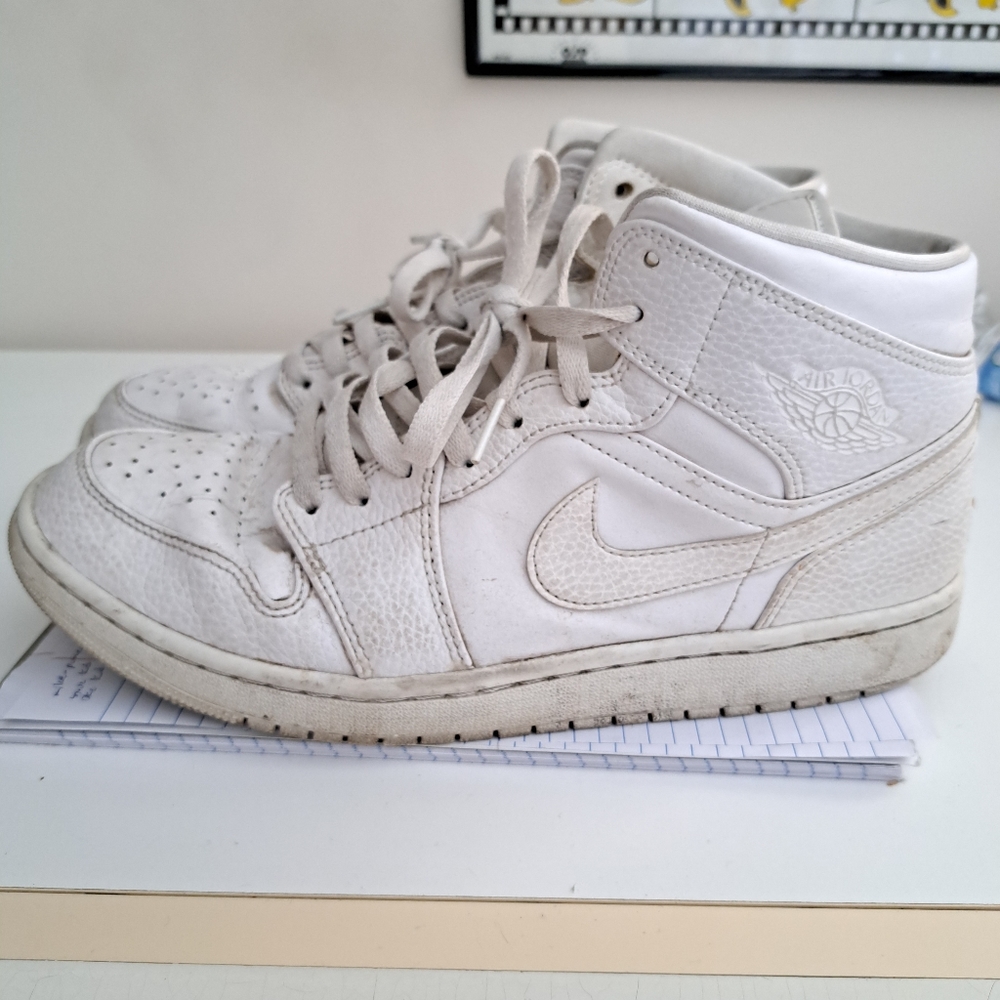 Jordan 1 mid triple white